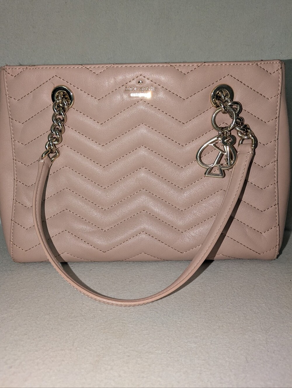 Kate Spade New York Reese Park Small Courtnee Dusty Pink Chevron Quilted